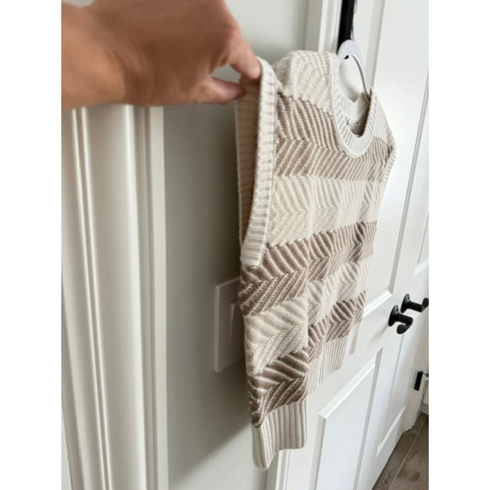 Splendid NWOT Mary Kate Sweater Chevron Short Sleeve Small Neutral Tones - Picture 4 of 8